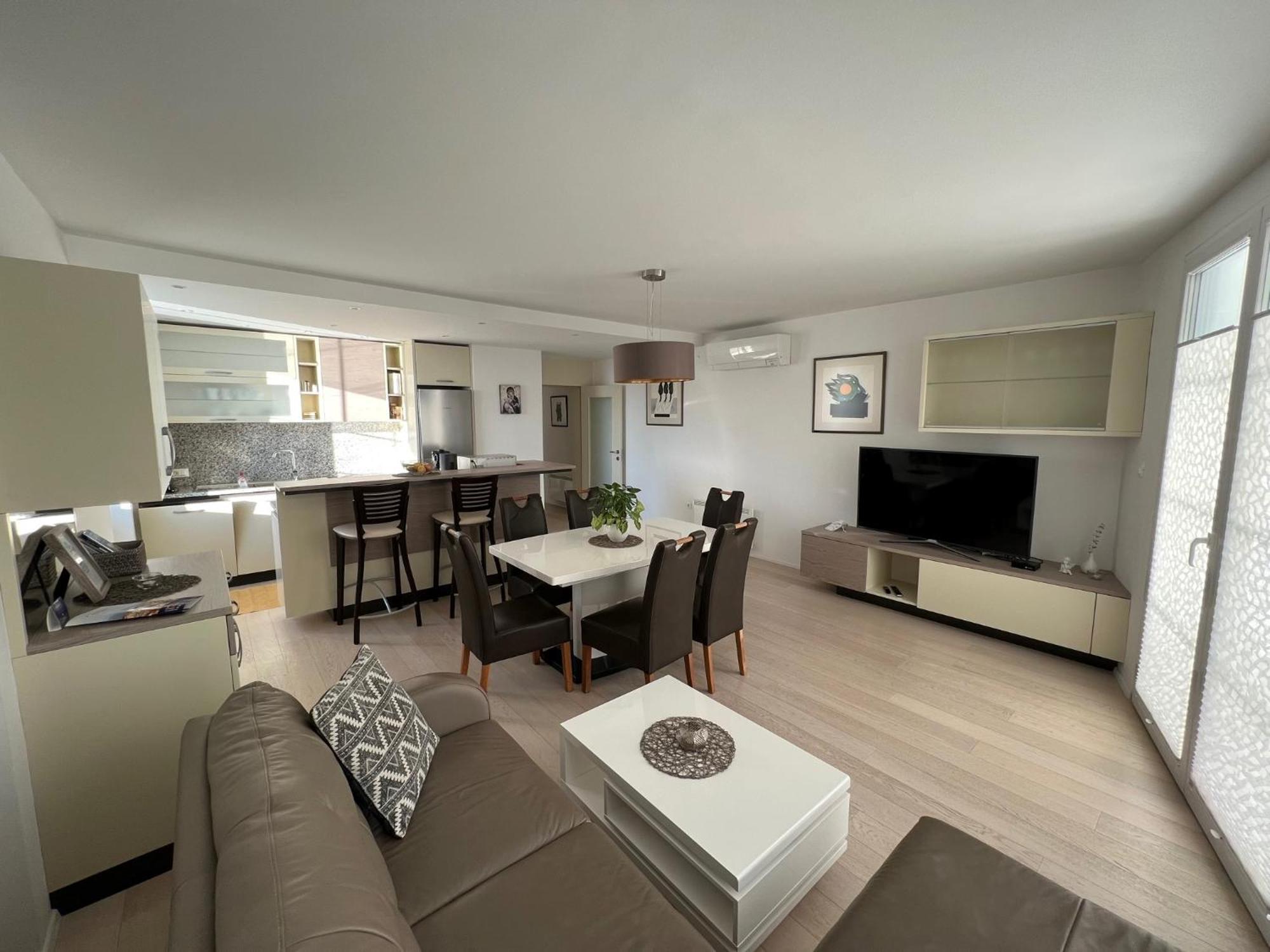 Gloria Holiday - Apartment Rebecca Πιράν Εξωτερικό φωτογραφία