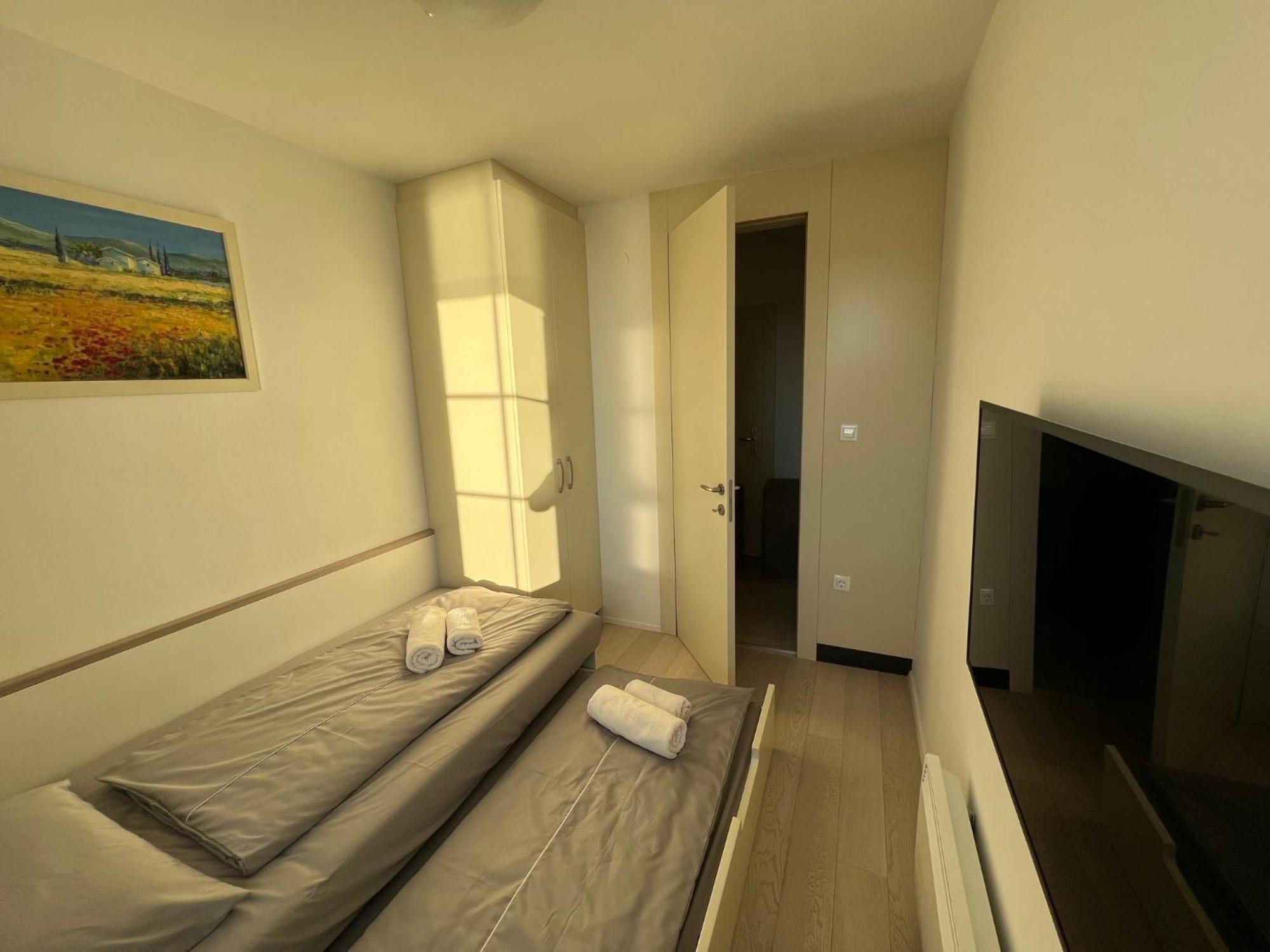 Gloria Holiday - Apartment Rebecca Πιράν Εξωτερικό φωτογραφία